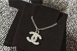 香奈兒雙c項(xiàng)鏈多少錢？chanel雙c項(xiàng)鏈專柜價格