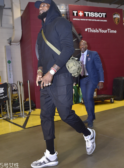 john elliott聯(lián)名nike lebron icon什么時(shí)候發(fā)售？