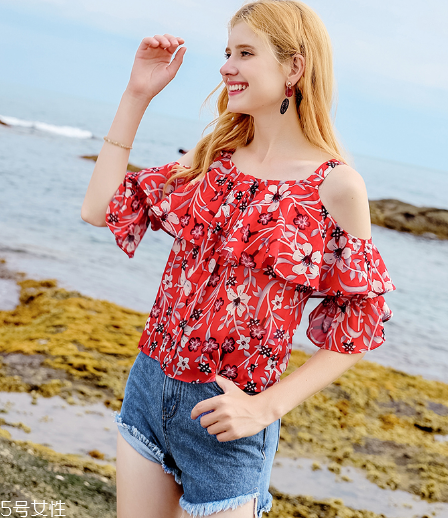 碎花襯衫怎么搭配？碎花襯衫搭配圖片