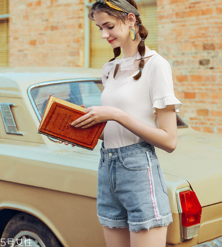 短褲怎么穿好看？短褲搭配技巧