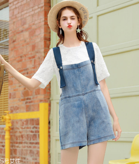 短褲怎么穿好看？短褲搭配技巧