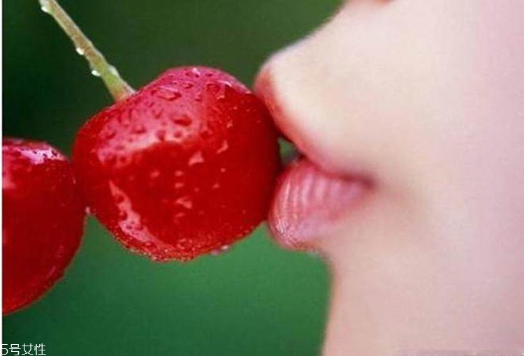 曬傷復(fù)古妝怎么簡(jiǎn)單畫 自然妝演繹別樣風(fēng)情 曬傷復(fù)古妝怎么簡(jiǎn)單畫 自然妝演繹別樣風(fēng)情