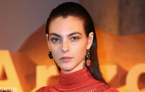 打玻尿酸后能化妝嗎 打完玻尿酸幾天后能化妝 打玻尿酸后能化妝嗎 打完玻尿酸幾天后能化妝