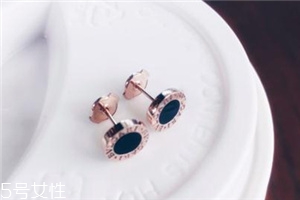 耳釘銀針變黑怎么處理？耳釘銀針變黑了怎么辦？