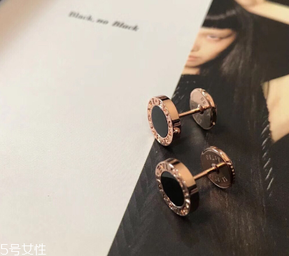 耳釘一般多少克？耳釘一對(duì)是多少克？