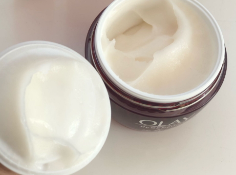 olay空氣霜怎么樣？olay空氣霜搓泥嗎？