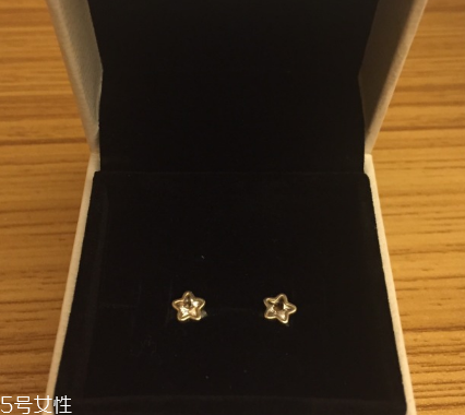 耳釘變黃怎么清洗？耳釘變黃了怎么辦？