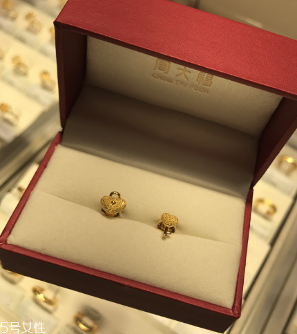 耳釘變黃怎么清洗？耳釘變黃了怎么辦？