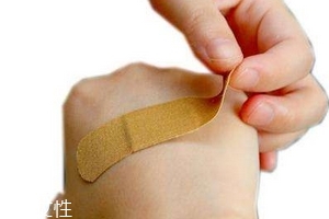 創(chuàng)可貼會(huì)留疤嗎？創(chuàng)口貼貼了能不留疤嗎？