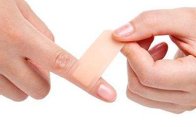 創(chuàng)可貼會(huì)留疤嗎？創(chuàng)口貼貼了能不留疤嗎？