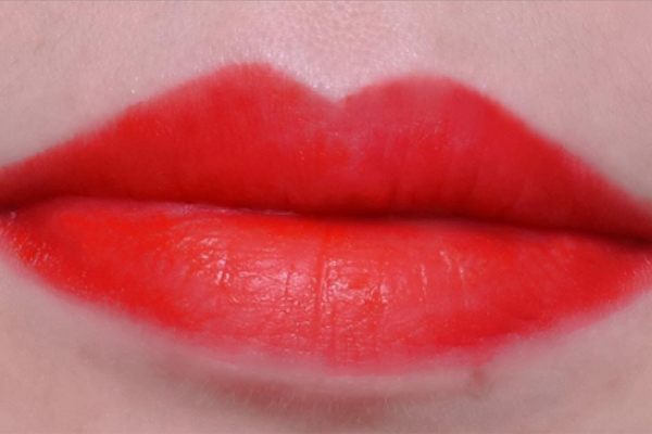 薄唇怎么畫出性感紅唇 淺色薄唇畫大紅唇小技巧 薄唇怎么畫出性感紅唇 淺色薄唇畫大紅唇小技巧