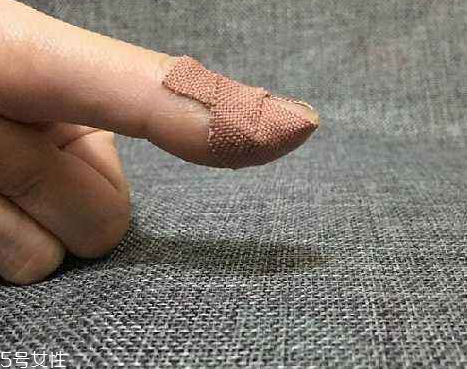 創(chuàng)可貼上面有藥嗎？創(chuàng)可貼含有藥品成分嗎？