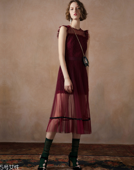 女人穿什么顏色顯氣質(zhì)？什么顏色衣服最顯氣質(zhì)？