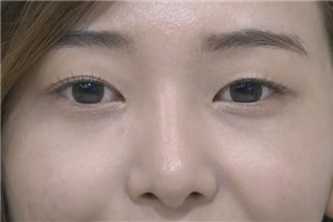 內(nèi)雙眼皮、單眼皮、雙眼皮眼妝怎么畫最迷人漂亮