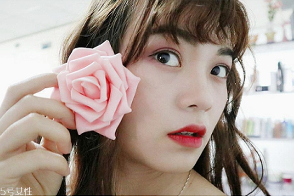 旅游畫什么妝容比較好 4個(gè)步驟美美出游