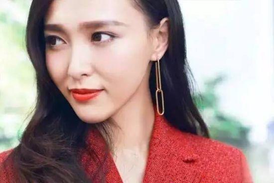 薄唇怎么畫出性感紅唇 淺色薄唇畫大紅唇小技巧 薄唇怎么畫出性感紅唇 淺色薄唇畫大紅唇小技巧