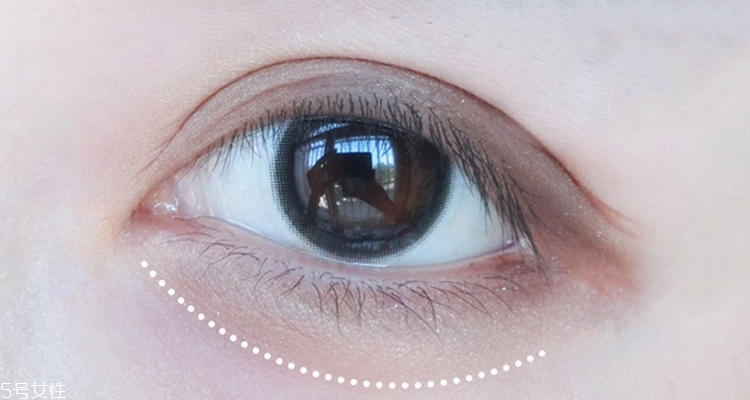 逛街畫(huà)什么妝容好看 包你賺夠回頭率的夏季妝容