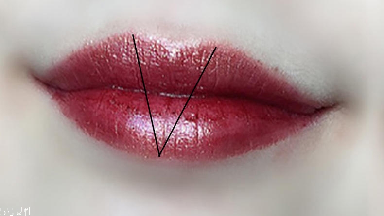 日常口紅怎么畫人魚姬唇妝 疊涂打造的人魚姬唇妝