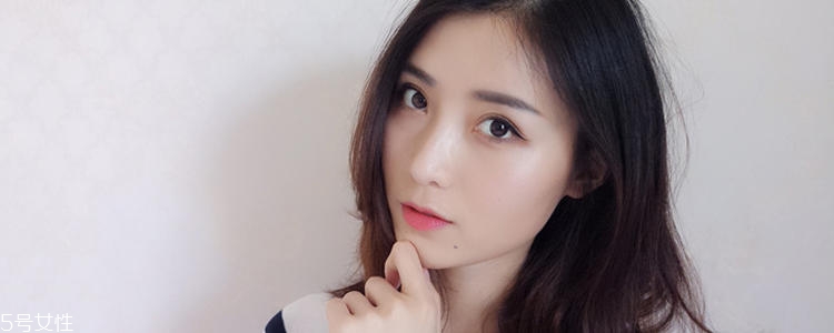 逛街畫(huà)什么妝容好看 包你賺夠回頭率的夏季妝容