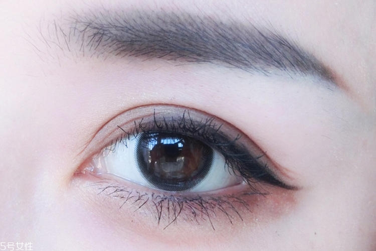 逛街畫(huà)什么妝容好看 包你賺夠回頭率的夏季妝容