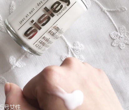 乳液可以當(dāng)晚霜用嗎？乳液當(dāng)晚霜用好嗎？