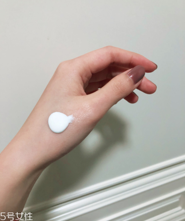 卸妝乳可以卸口紅嗎？卸妝乳能卸掉口紅嗎？