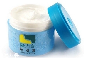 蛇油膏是蛇油做的嗎？蛇油膏里面有蛇油嗎？