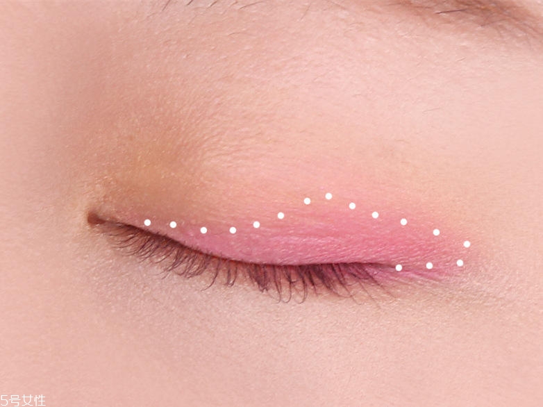 撞色妝容怎么畫比較日常 有趣的夏日撞色妝容教程 撞色妝容怎么畫比較日常 有趣的夏日撞色妝容教程