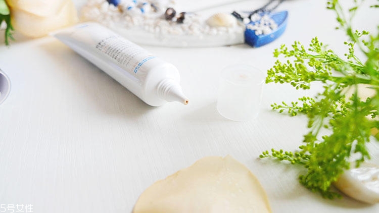 理膚泉素顏霜怎么樣 理膚泉素顏霜評測 理膚泉素顏霜怎么樣 理膚泉素顏霜評測