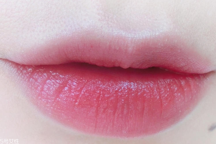 逛街畫(huà)什么妝容好看 包你賺夠回頭率的夏季妝容