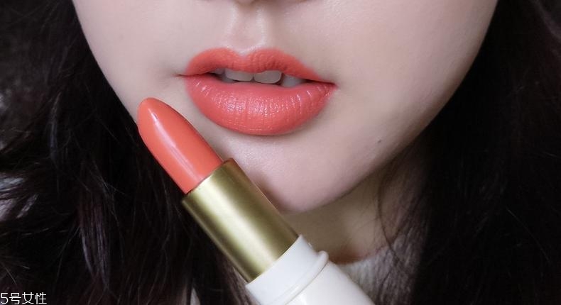 日?？诩t怎么畫人魚姬唇妝 疊涂打造的人魚姬唇妝