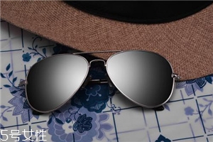 太陽鏡往下掉怎么調整？太陽鏡老是掉怎么辦？