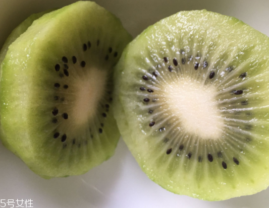 綠心獼猴桃含葉酸嗎？綠心獼猴桃里面有葉酸嗎？