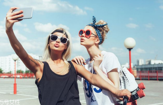 打嘟嘟唇疼嗎 打嘟嘟唇疼痛感怎樣 打嘟嘟唇疼嗎 打嘟嘟唇疼痛感怎樣