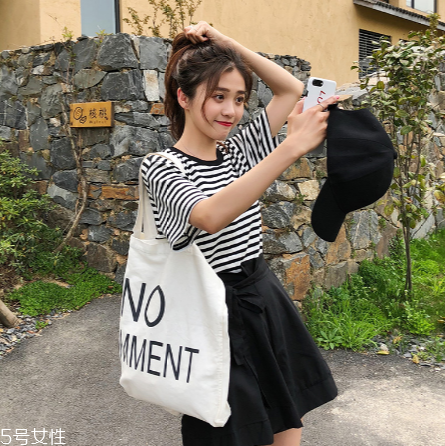 夏天穿什么t恤好看？夏季t恤穿搭圖片