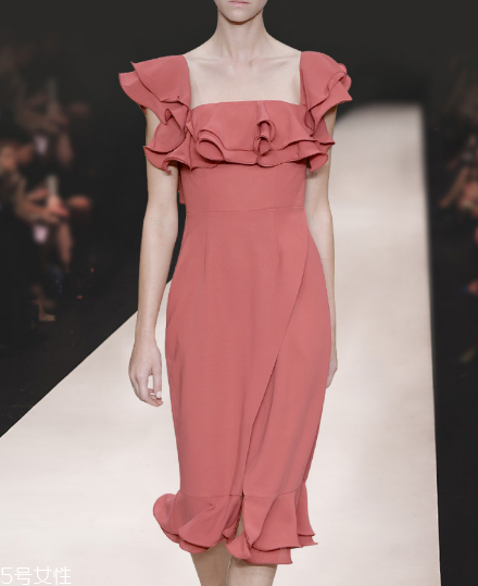 微胖穿什么連衣裙好看？微胖女生適合穿什么連衣裙？