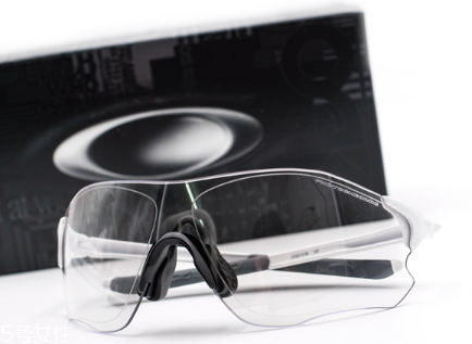 oakley眼鏡是什么檔次？歐克利眼鏡檔次介紹