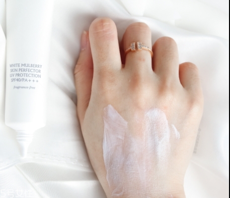 harnn白桑防曬霜油不油？harnn防曬霜防水嗎