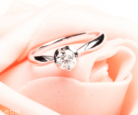 金大福和周大福哪個好？金大福和周大福對比