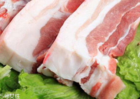 黑豬肉是黑色嗎？黑豬肉什么顏色？