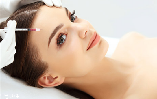 玻尿酸和透明質(zhì)酸有什么區(qū)別 玻尿酸和透明質(zhì)酸一樣嗎 玻尿酸和透明質(zhì)酸有什么區(qū)別 玻尿酸和透明質(zhì)酸一樣嗎