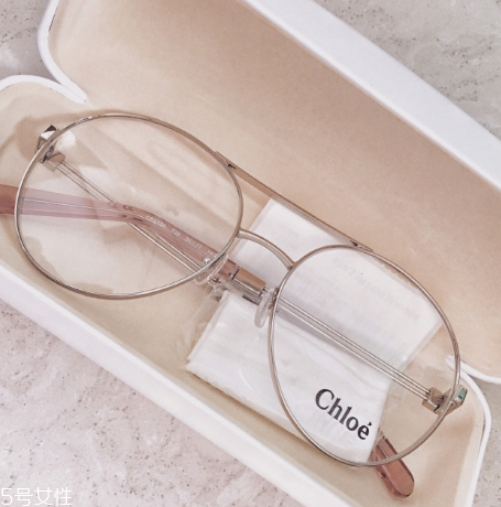 眼鏡可以用紙巾擦嗎？眼鏡能不能用紙擦？