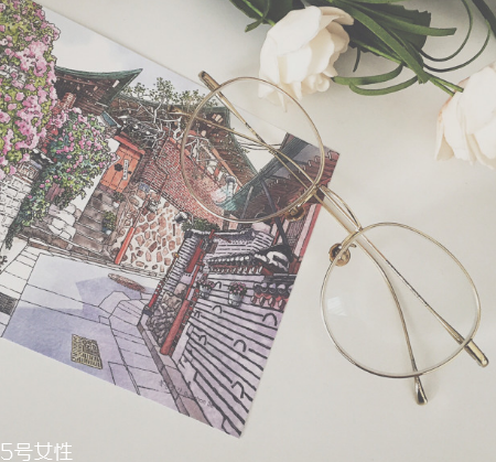 眼鏡可以用紙巾擦嗎？眼鏡能不能用紙擦？