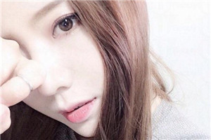 化眼妝對(duì)眼睛有傷害嗎 化妝壞習(xí)慣最傷眼 化眼妝對(duì)眼睛有傷害嗎 化妝壞習(xí)慣最傷眼