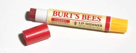 護(hù)唇膏可以補(bǔ)妝嗎 護(hù)唇膏的正確補(bǔ)妝方法 護(hù)唇膏可以補(bǔ)妝嗎 護(hù)唇膏的正確補(bǔ)妝方法