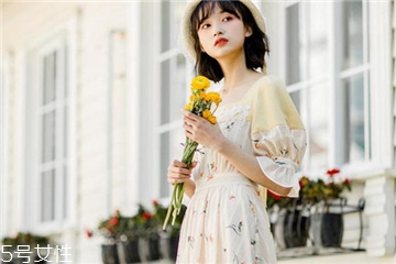 夏天拍照穿什么裙子好看？拍照適合穿什么裙子？