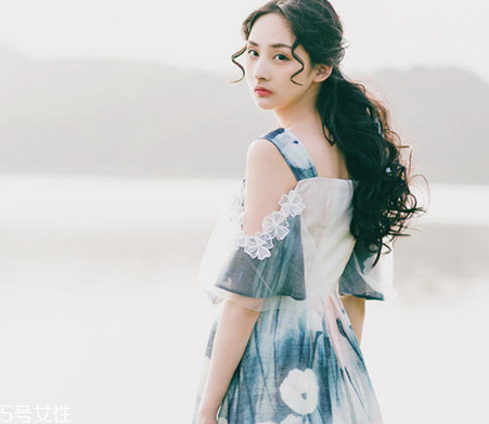 夏天拍照穿什么裙子好看？拍照適合穿什么裙子？