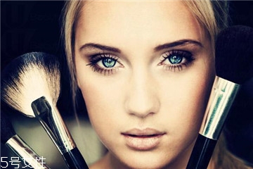 掉眼睫毛是怎么回事啊 4招防止眼睫毛脫落 掉眼睫毛是怎么回事啊 4招防止眼睫毛脫落