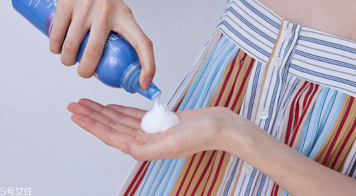 往外翹的發(fā)型怎么打造 往外翹的發(fā)型圖片 往外翹的發(fā)型怎么打造 往外翹的發(fā)型圖片