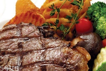 西冷牛排是冷的嗎？西冷牛排是涼的嗎？